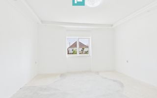 Casă renovată 4 camere si 1452 mp teren în Bătania - Poză 9