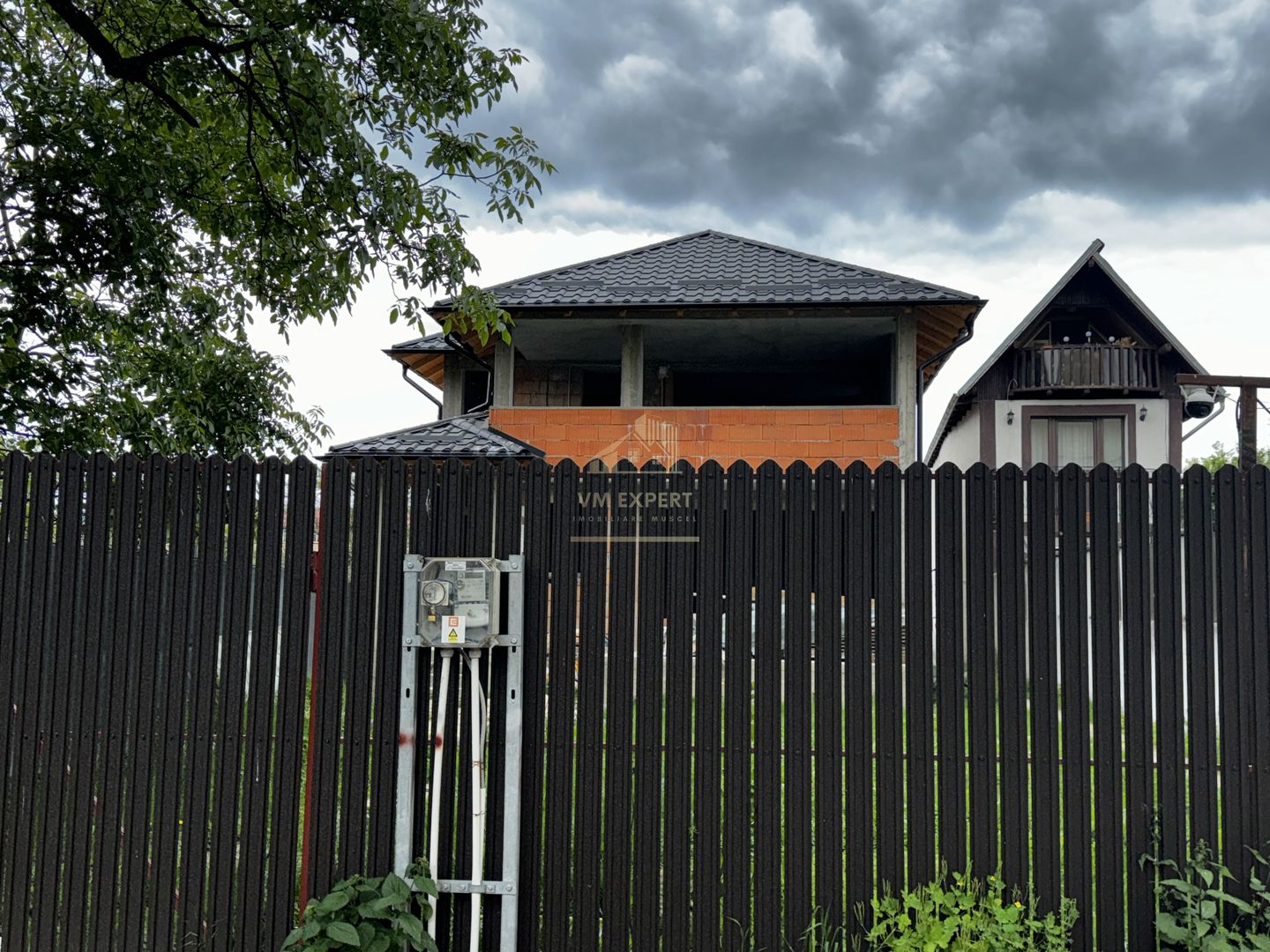 VILA 5 CAMERE, ZONA ULTRA CENTRALA, CAMPULUNG MUSCEL, TEREN 500 MP - Poză 2