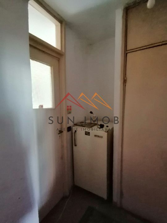 Garsoniera decomandata, 27 mp utili, zona centrala, Campina, Prahova - Poză 6