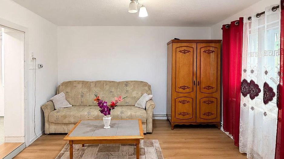 Casa de vanzare 1500 mp Cugir zona linistita - Poză 5