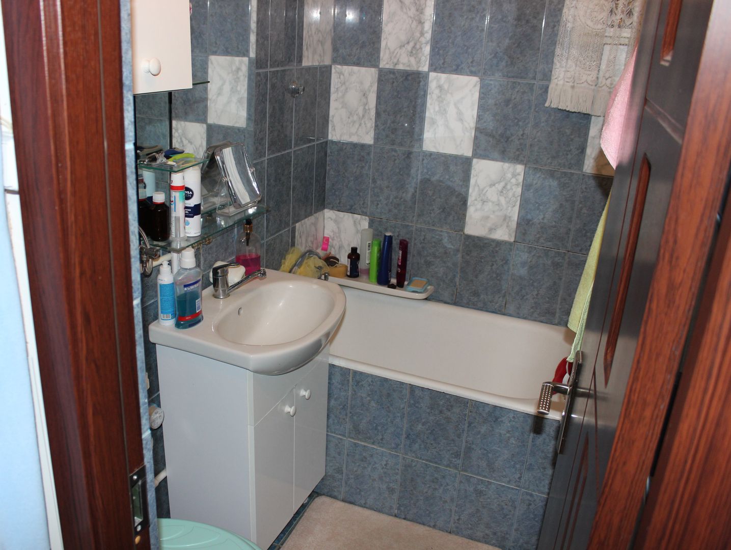 Apartament 2 camere etaj 2 Aleea Crinului - Poză 7