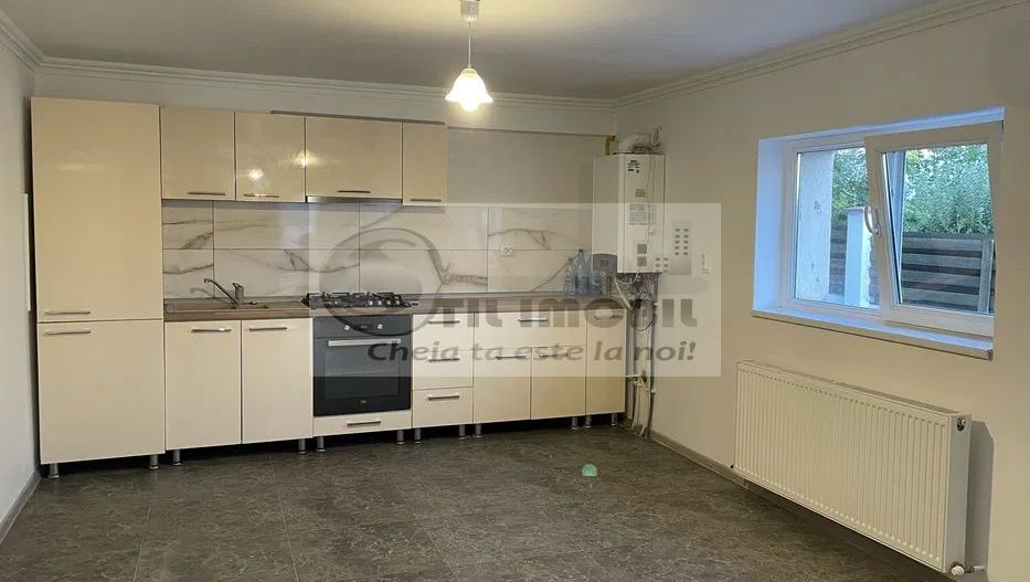 Apartament de 3 camere + curte 90mp Valea Lupului 92.000 euro - Poză 1