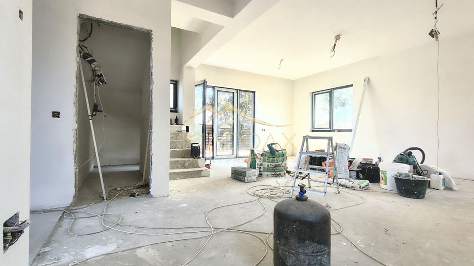 Vila moderna 6 camere // 190mp // teren 300mp // Tunari - Poză 9