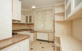 Chirie, casă, 6 camere, Strada Trifan Baltă, Centru - Poză 12
