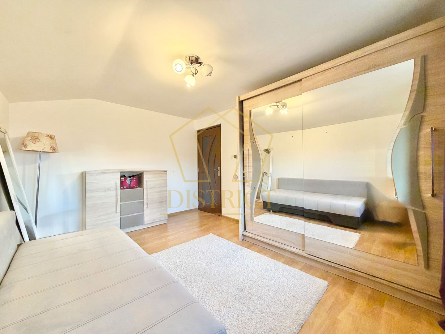 Duplex cu 4 camere si 2 bai complet mobilat si utilat in Giroc langa Zone 2. - Poză 14
