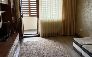 PF închiriaz apartament cu 3 camere, decomandat - Poză 1