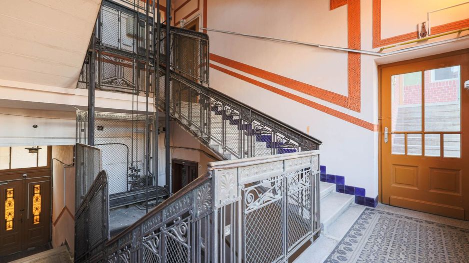 VANDUT.  Descoperă eleganța istorică în inima Aradului! - Poză 7