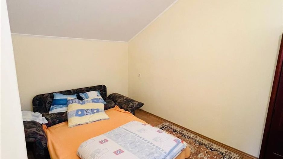 Casa in zona de dealuri - Poză 8