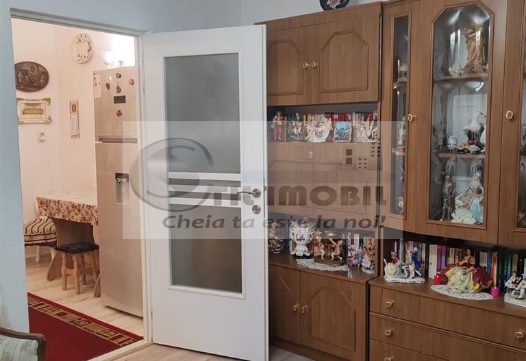 Apartament 3 camere semidecomandat parter Tudor Vladimirescu - Poză 2