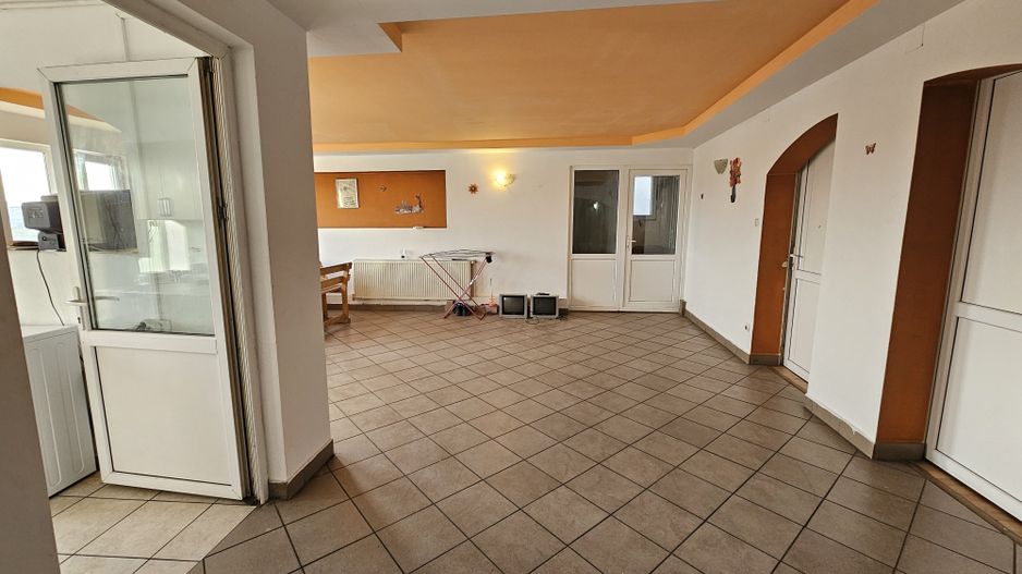 Spatiu comercial/camere cazare - 7 camere 135 mp Baicoi Prahova! - Poză 5