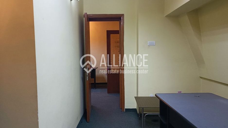 CENTRU PIATA UNIRII(COD03) - Birou cu terasa si grup sanitar propriu ! - Poză 27