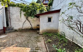 Oază de liniște cu curte în zona Blumana - Poză 22