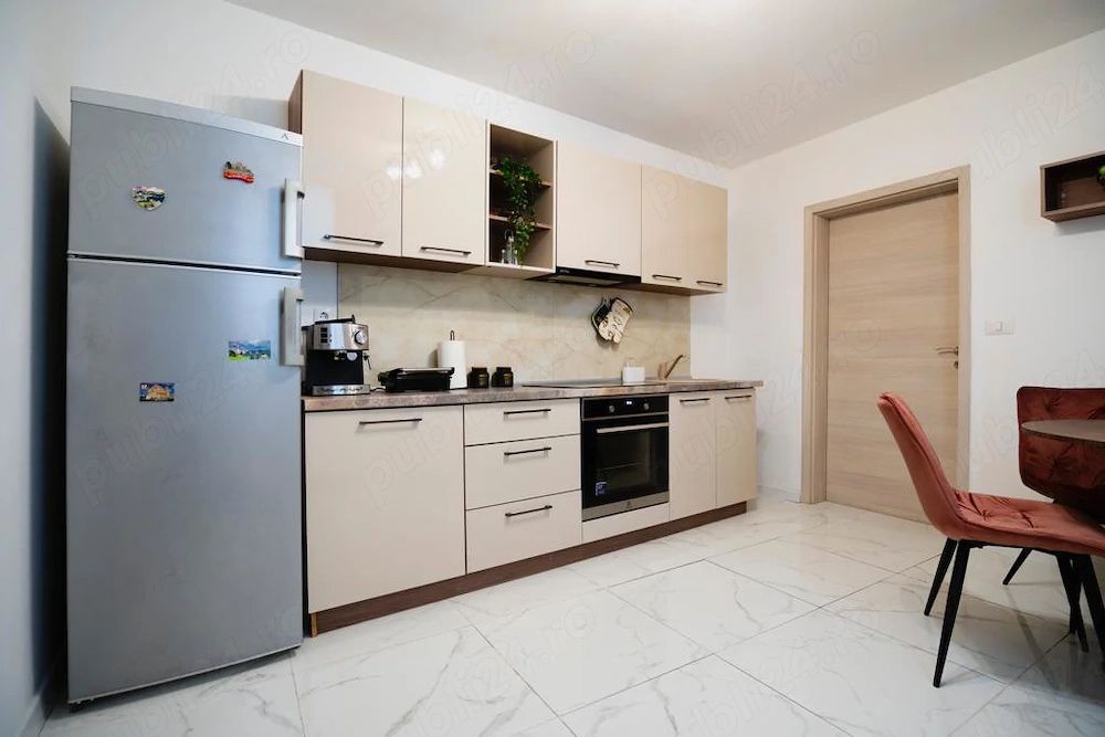 De vânzare apartament 2 camere semidecomandat Centrul Istoric Brasov - Poză 2