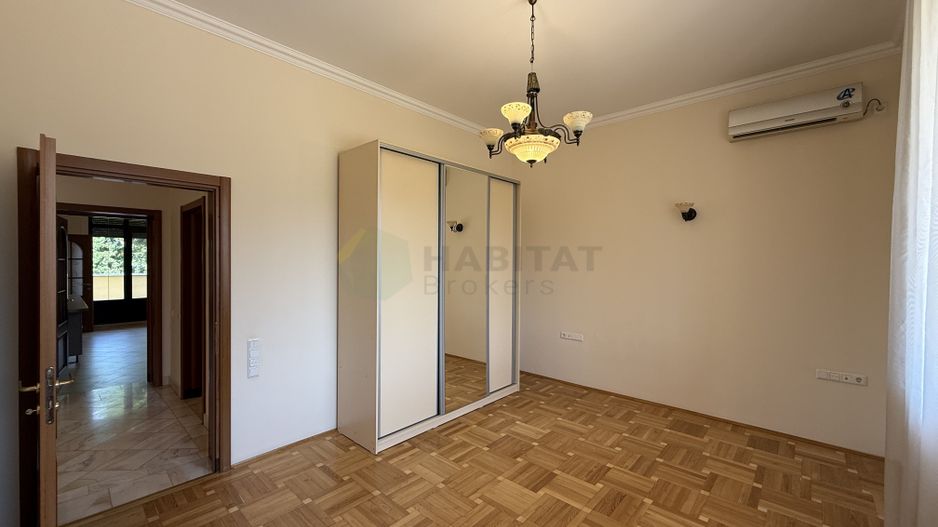 Vila 9 camere cu piscina si teren de 1.000 mp - Poză 6