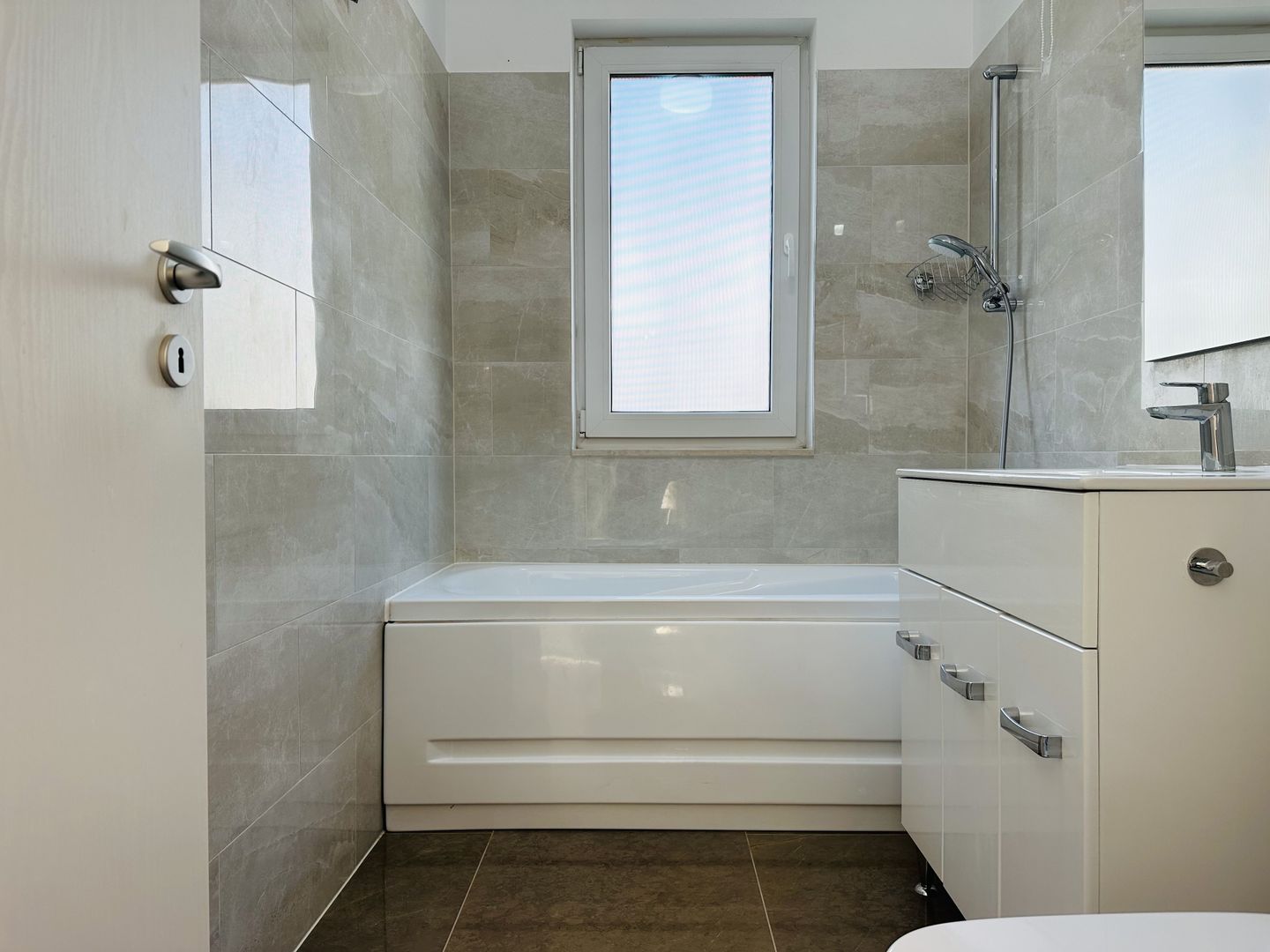 INCHIRIAT -  Prima inchiriere - Apartament Nou Decomandat | GRADINA 100 mp - Poză 15