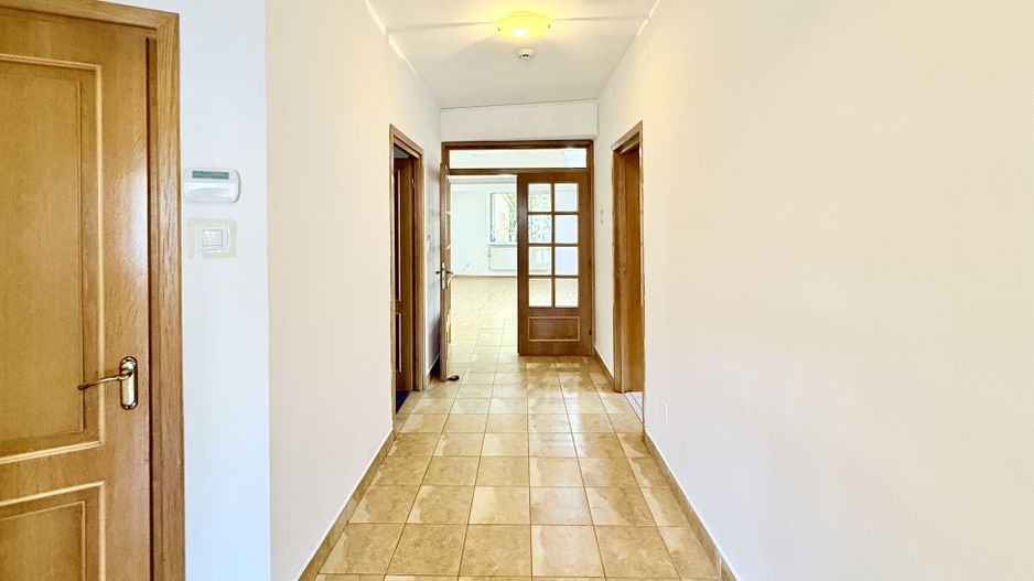 Casă practică, cu curte și parcare, în zona centrală - Parcul Carol - Poză 12