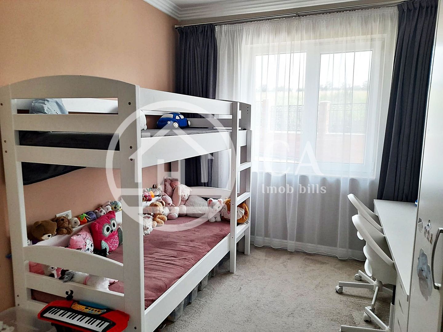 Casă de vânzare cu 5 camere în zona de Dealuri, Oradea - Poză 8
