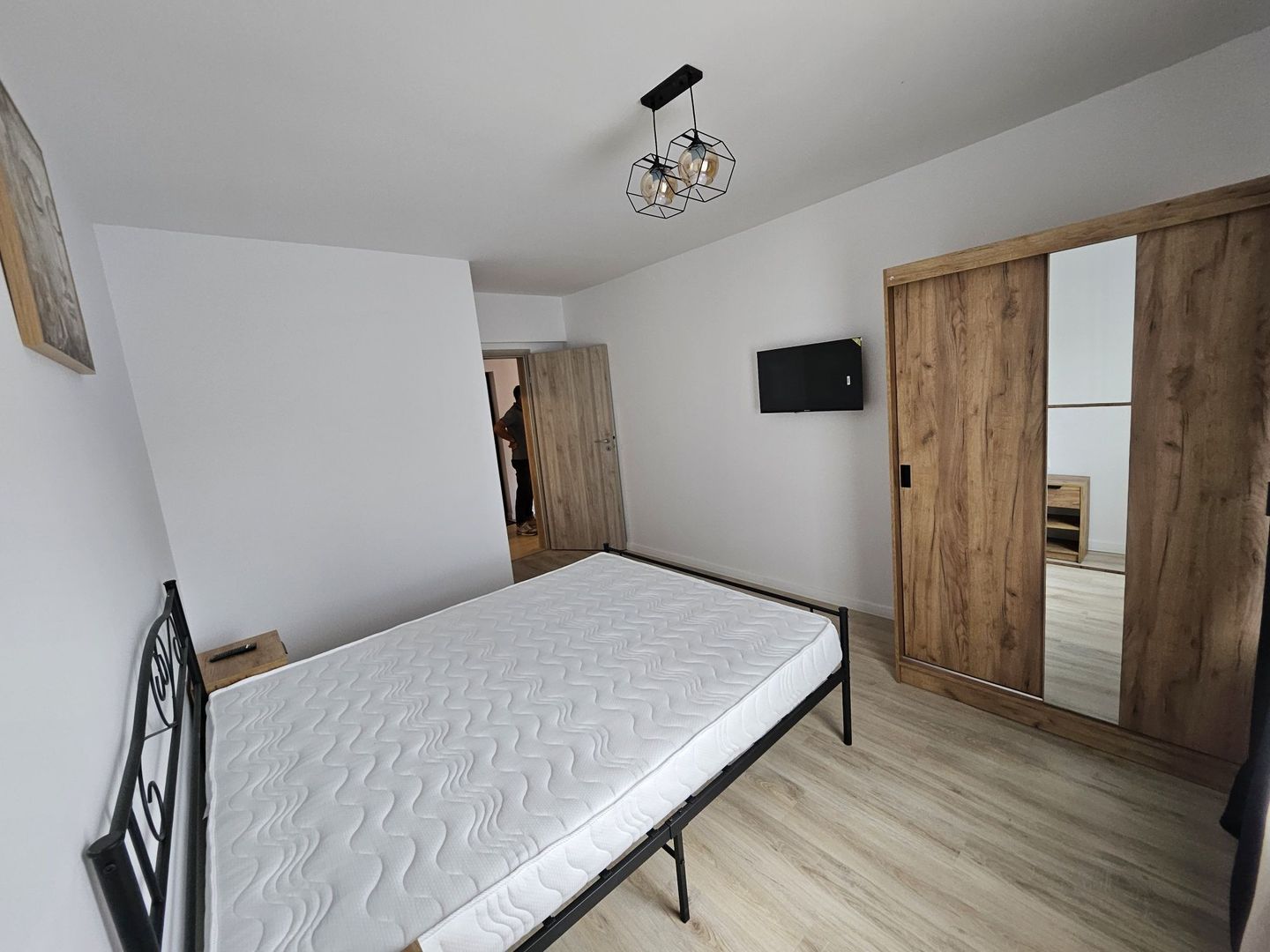 Apartament 2 camere Aparatorii Patriei - Parcare subterana inclusa - Poză 3