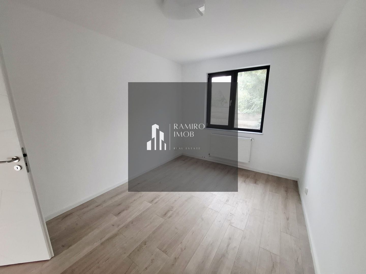 BUFTEA - APARTAMENT 3 CAMERE CU TRERASA SI CURTE. - Poză 6