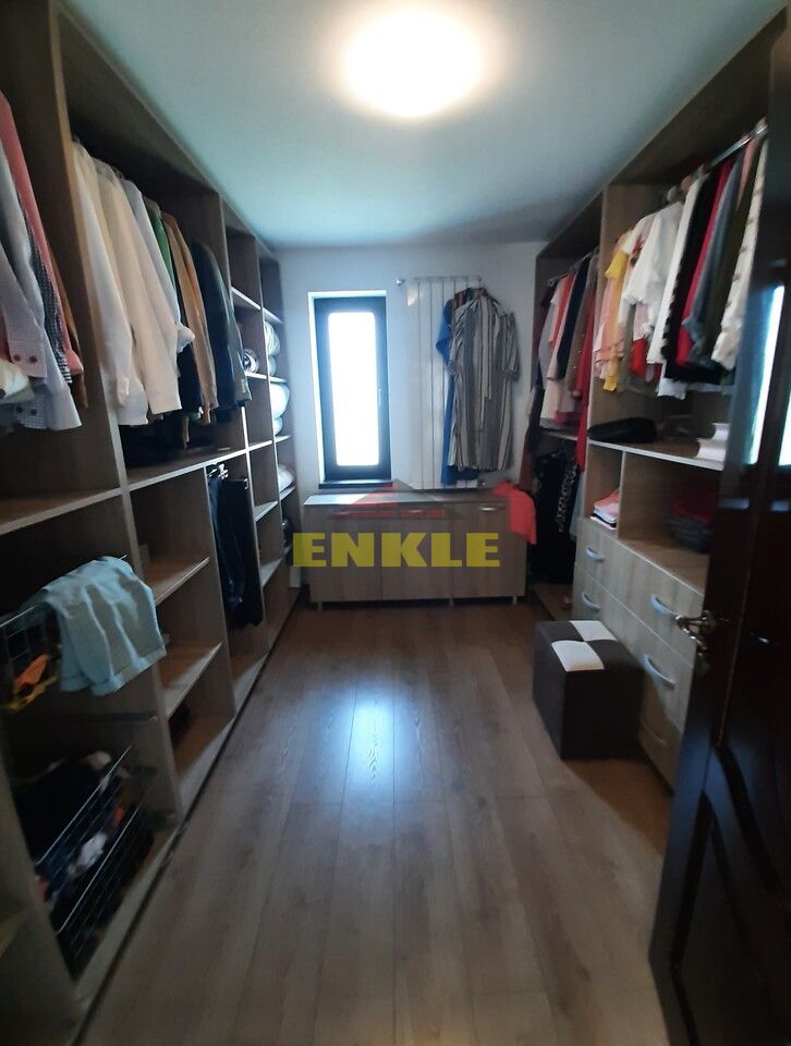 Vila 5 camere, Lebada , finisaje de lux, pret 295000 euro neg - Poză 13