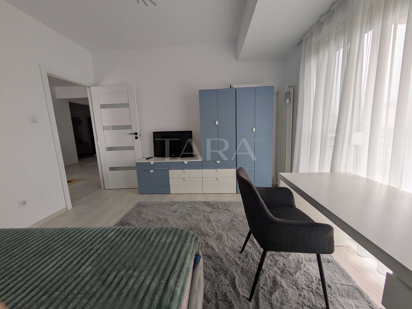 Apartament 2 camere cu parcare, zona Bună Ziua. - Poză 1