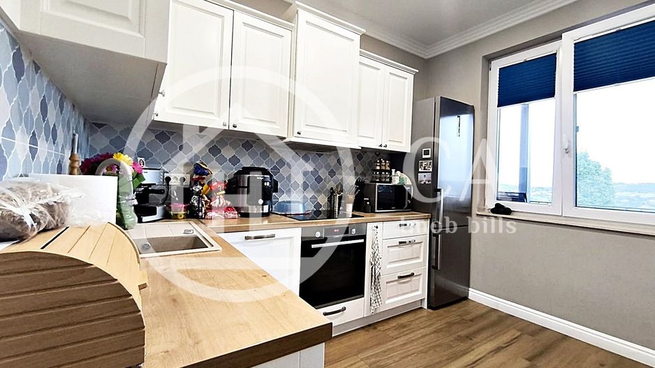 Casă de vânzare cu 5 camere în zona de Dealuri, Oradea - Poză 4