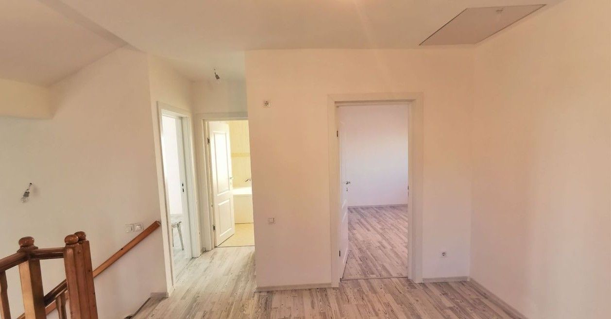 Corbeanca, inchiriez vila stil american, cu semineu si panouri solare - Poză 9