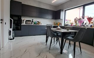 Casa deosebita P+E | mobilata si utilata | teren 1277mp | stradal Vladești - Poză 3