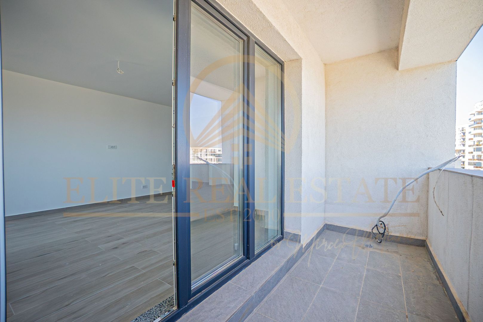 Aartament 3 camere - Bucatarie Separata - Parcare Inclusa - Poză 18