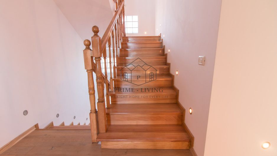 VILA CU 5 CAMERE LA INCHIRIERE IN IANCU NICOLAE - Poză 8