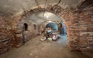 IMOBIL MIXT | ROSETTI | 500 MP | RENOVAT | 2 CORPURI + SUBSOL + CURTI INTERIOARE - Poză 12