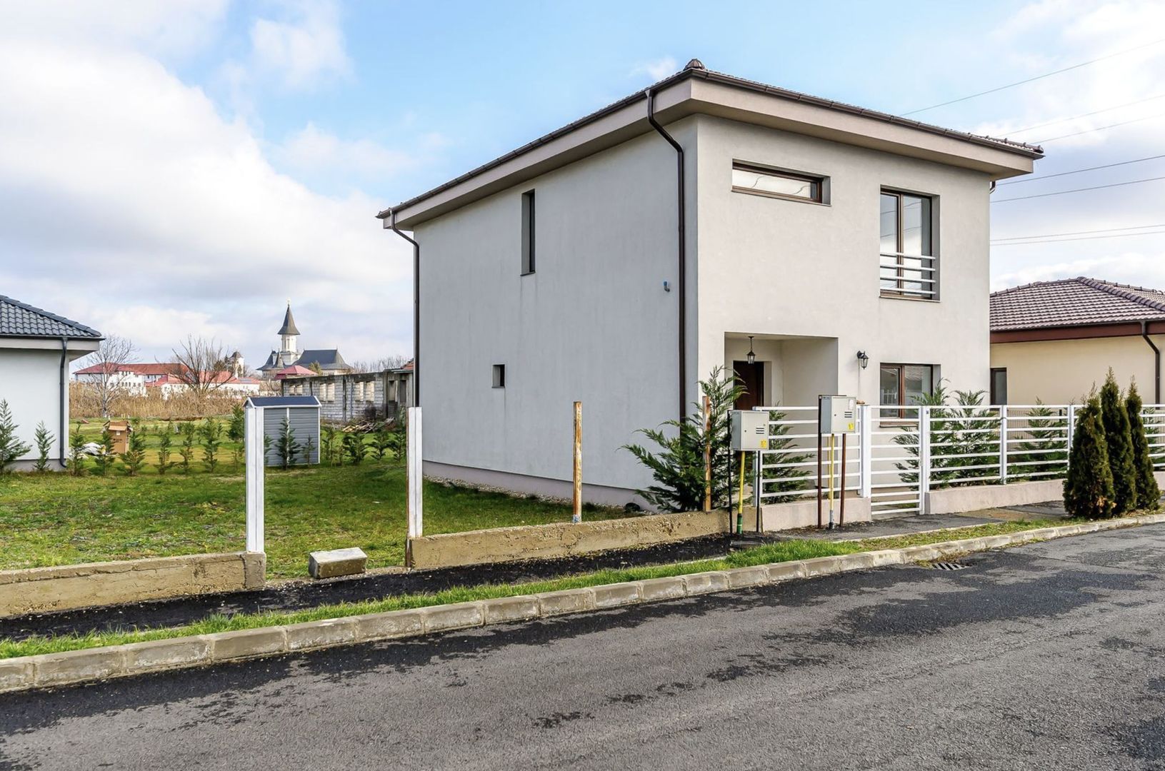 Casă de vânzare modernă și spațioasă – Comision 0%! - Poză 1