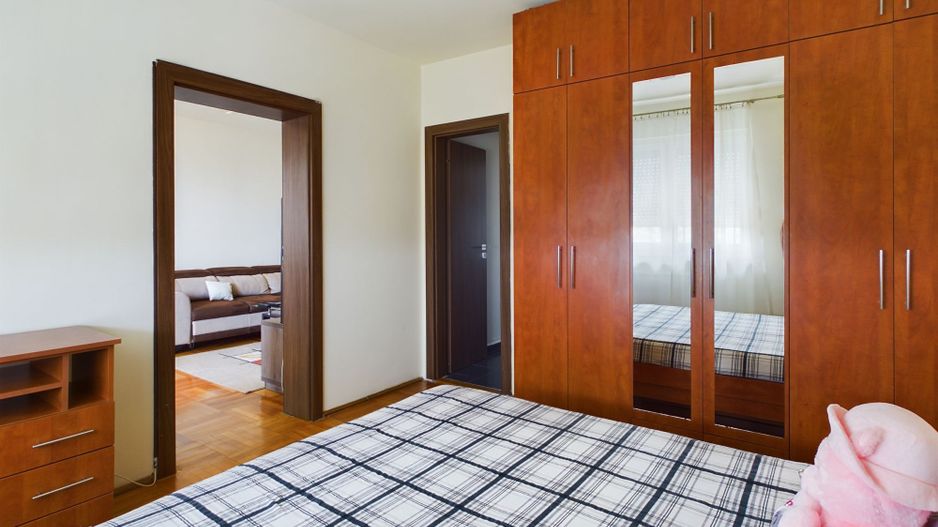 Apartament cu 2 camere renovat modern în Grădiște - Poză 7