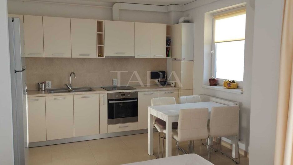 Apartament modern cu 3 camere - Poză 3