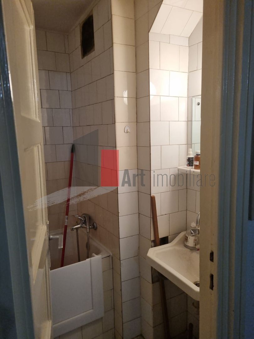 APARTAMENT 3 CAMERE -PIATA ROMANA - Poză 3