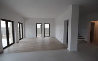 VILA INDIVIDUALA FINISATA LA CHEIE - Poză 18