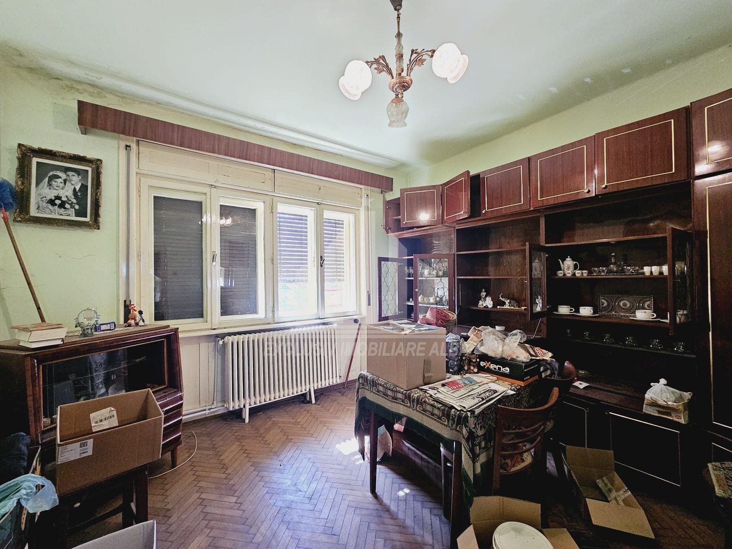 Casa individuala de vanzare, Lipoveni - Centru - Poză 2