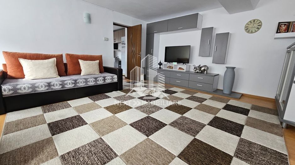 Casa 3 camere, langa Primaria Ovidiu,  teren 527 mp - Poză 3