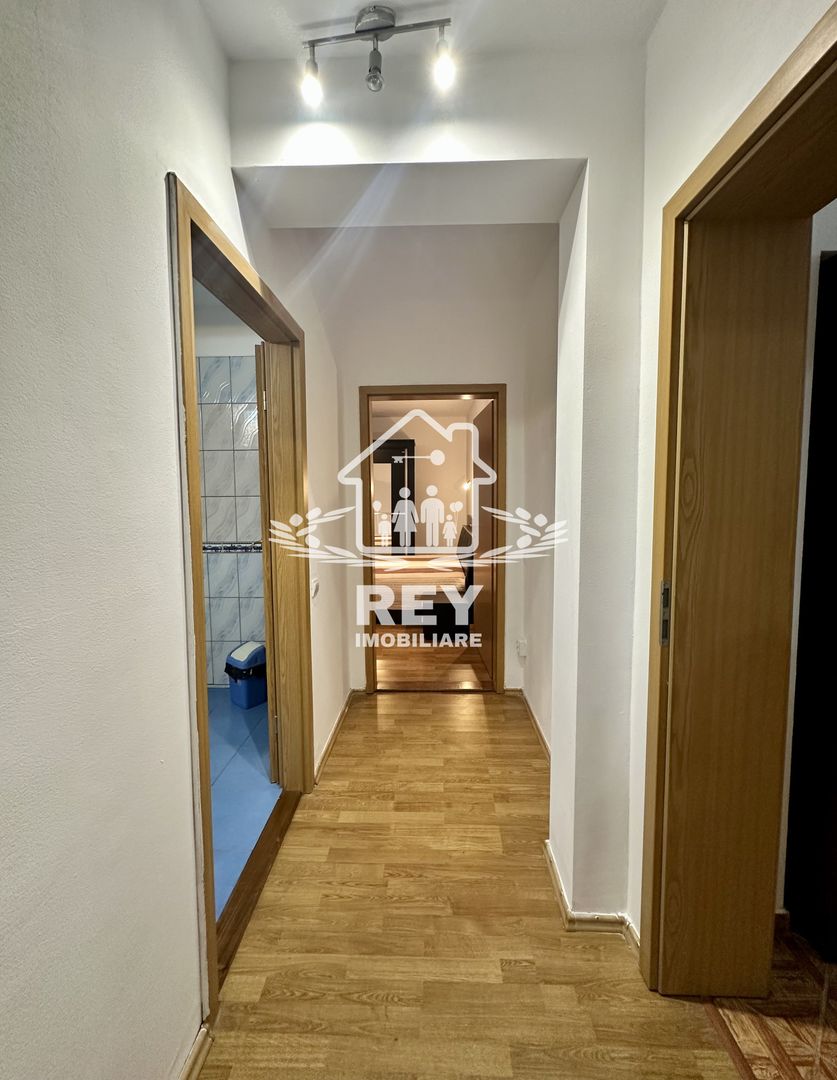 Apartament 4 camere cu garaj zona Strand- V.Aurie - Poză 7