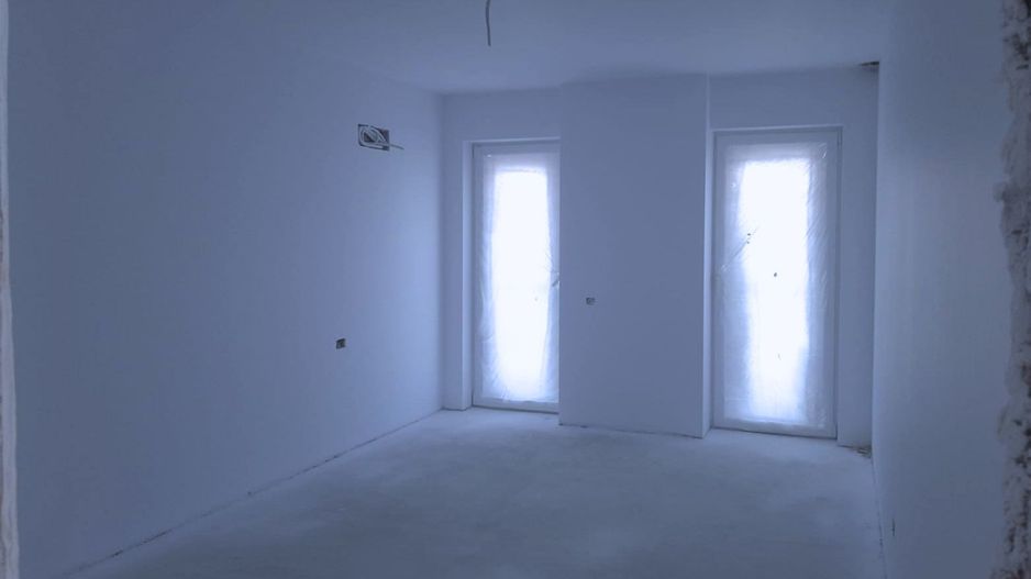 Apartament 3 camere 82 mp + 2 terase de 24 mp zona rezidentiala aerisita - Poză 4