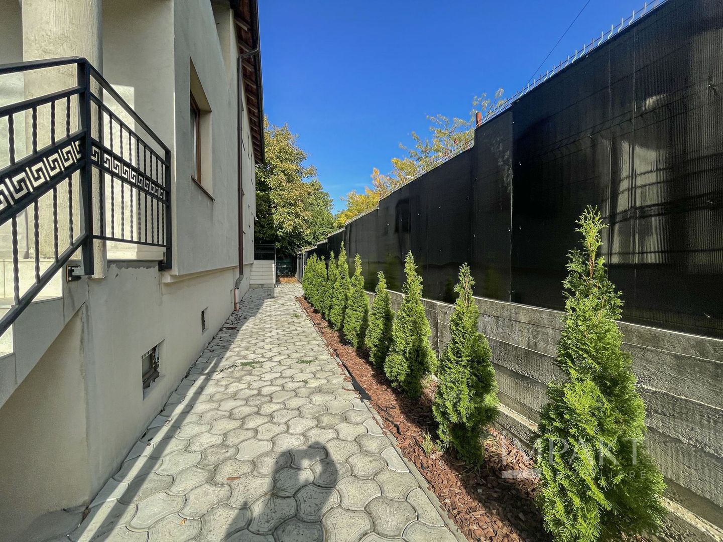 Casa individuala cu 6 camere, in cartierul Buna-Ziua - Poză 21