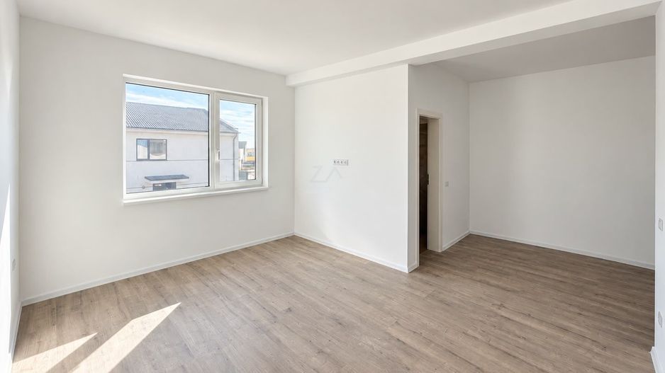 COMISION 0! Duplex finalizat cu 5 camere si 3 bai. Panouri solare. - Poză 10