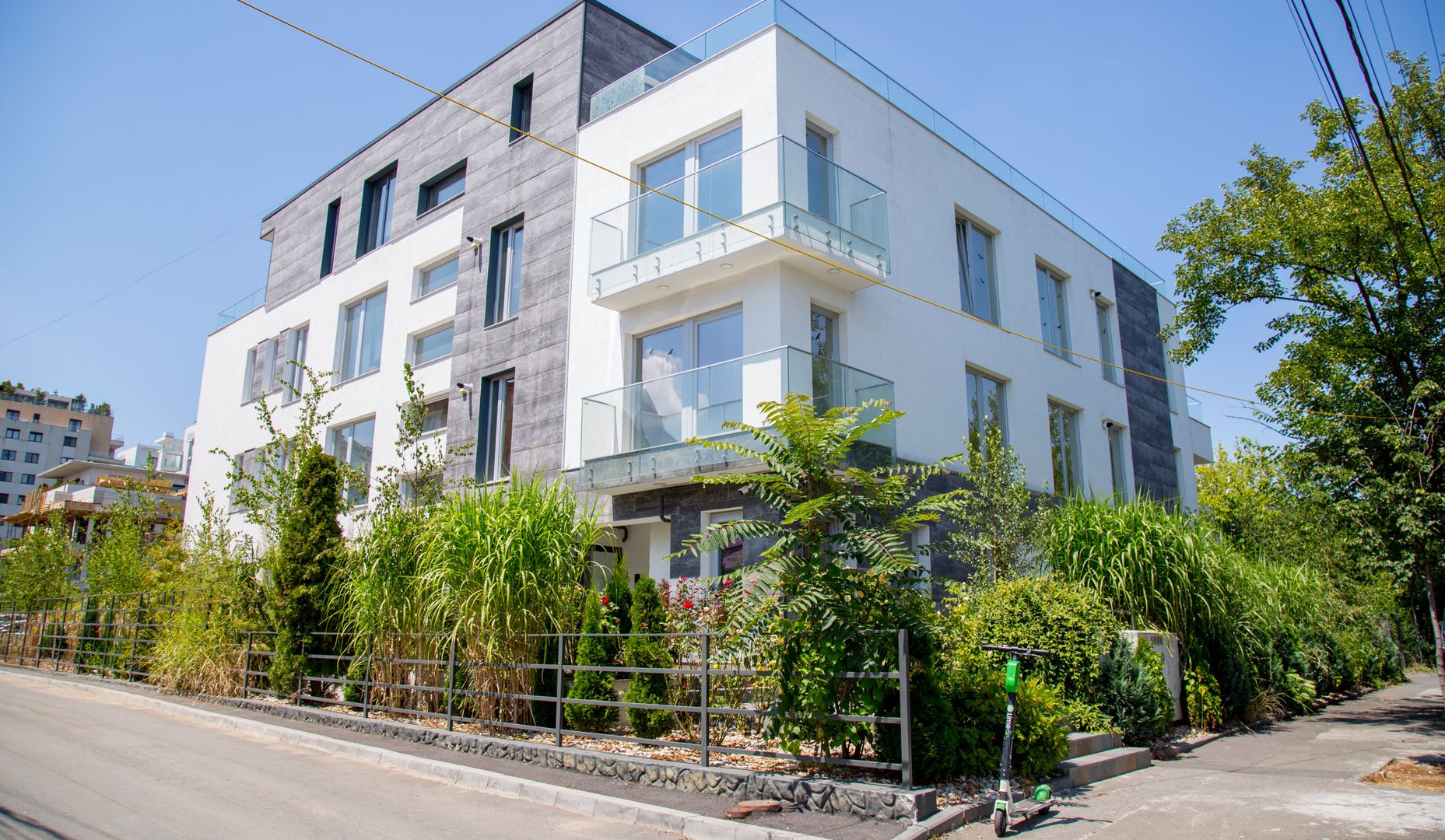 Cladire birouri/rezidential Aviatiei Metrou Aurel Vlaicu - Poză 1