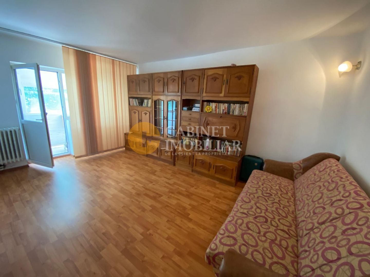 Galata - 2 Camere Decomndat - Etaj 2 - Bloc 1980 - Poză 2