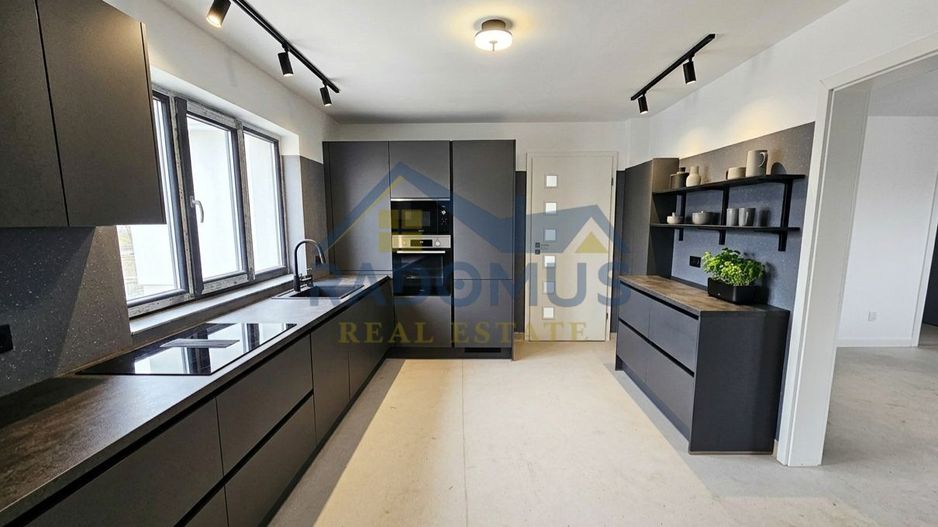 Vila Tătărani - 280 mp utili - 500 mp Teren - 8 Camere + 4 Băi - Poză 29