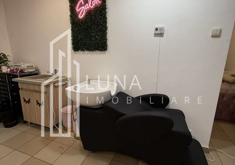 Închiriez camera coafor/frizerie - Poză 1