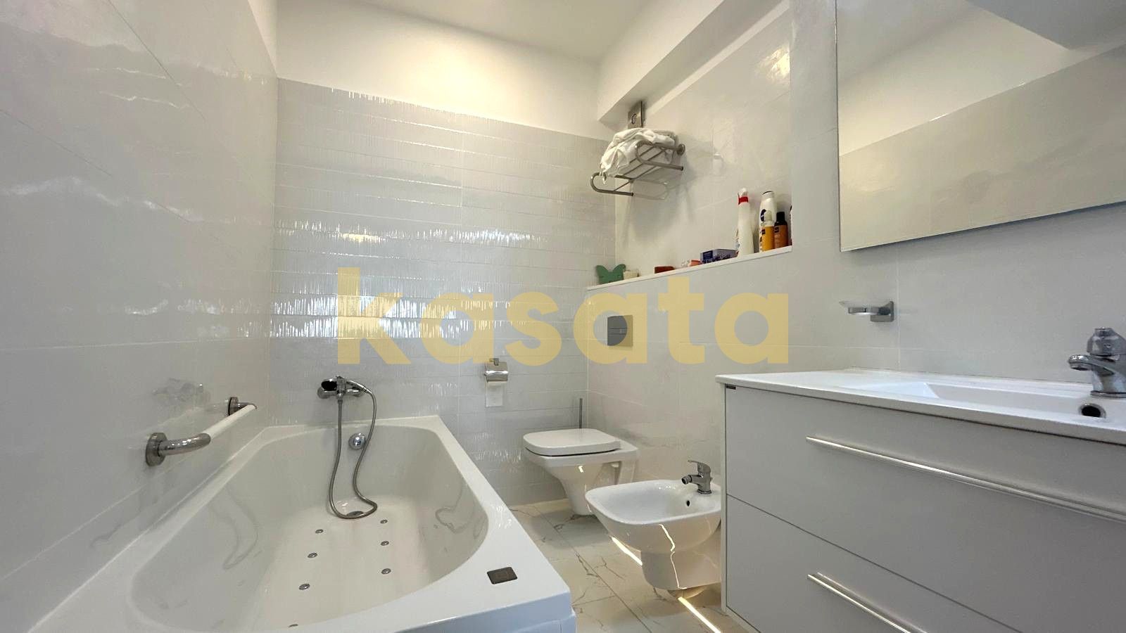 3 camere I White Tower I vedere panoramica I terasa 27 mp I et 7 - Poză 20