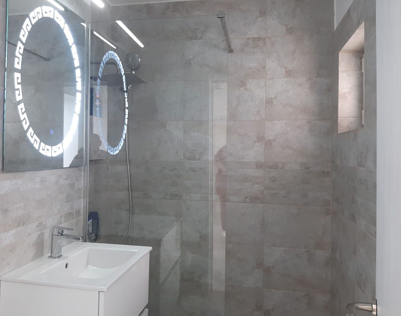 APARTAMENT CARE ÎȚI DĂ SENZAȚIA DE ACASĂ DIN PRIMA SECUNDĂ - Poză 14