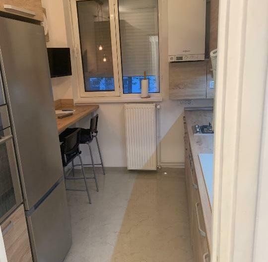 Inchiriez - 3 camere - renovat recent - anvelopat . - Poză 7