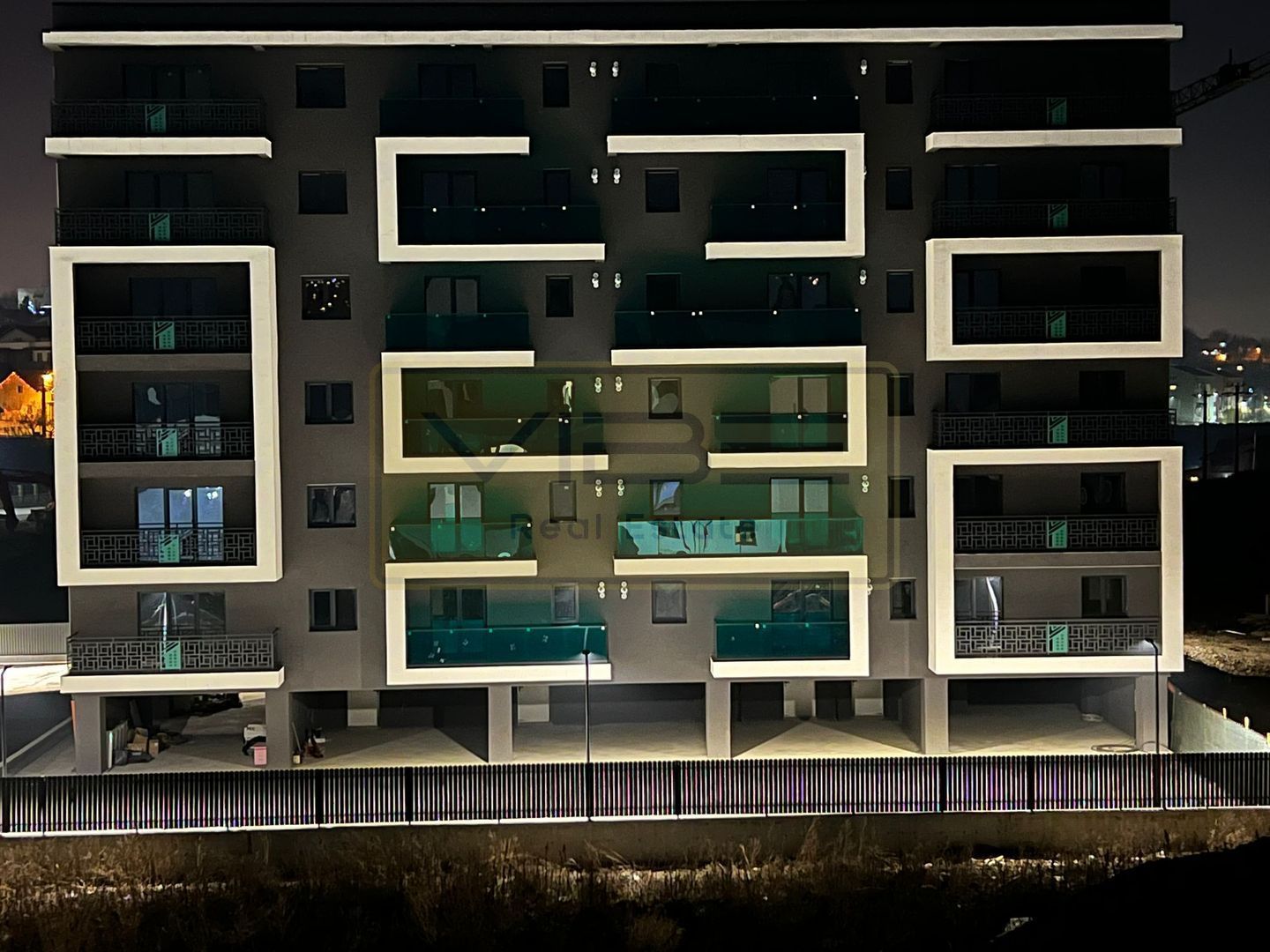 Apartament 1 camera NEMOBILAT/BIROU Bucium - Poză 18